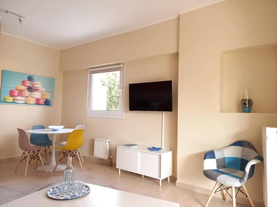 דירות אתונה Blue -Spacious 1Bdr Corner Flat/Balcony/View מראה חיצוני תמונה