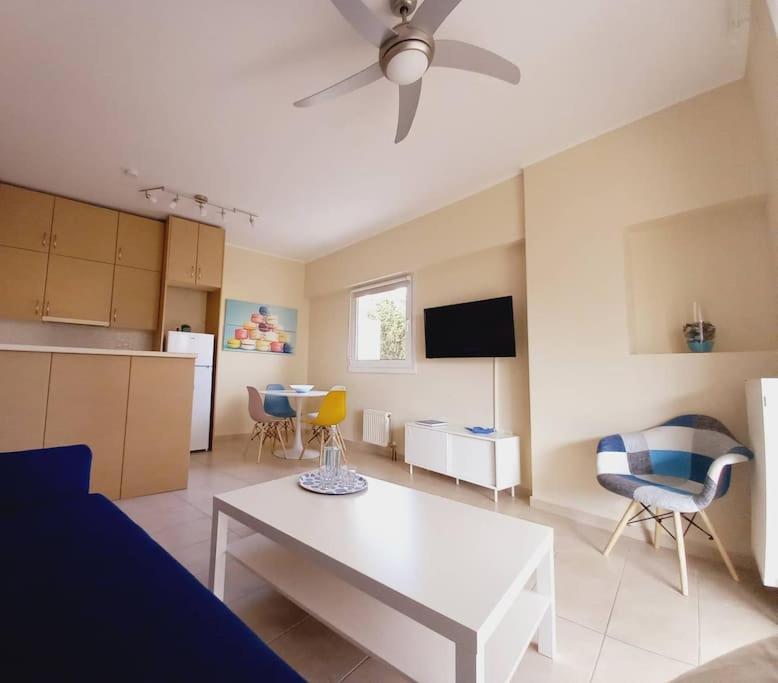 דירות אתונה Blue -Spacious 1Bdr Corner Flat/Balcony/View מראה חיצוני תמונה