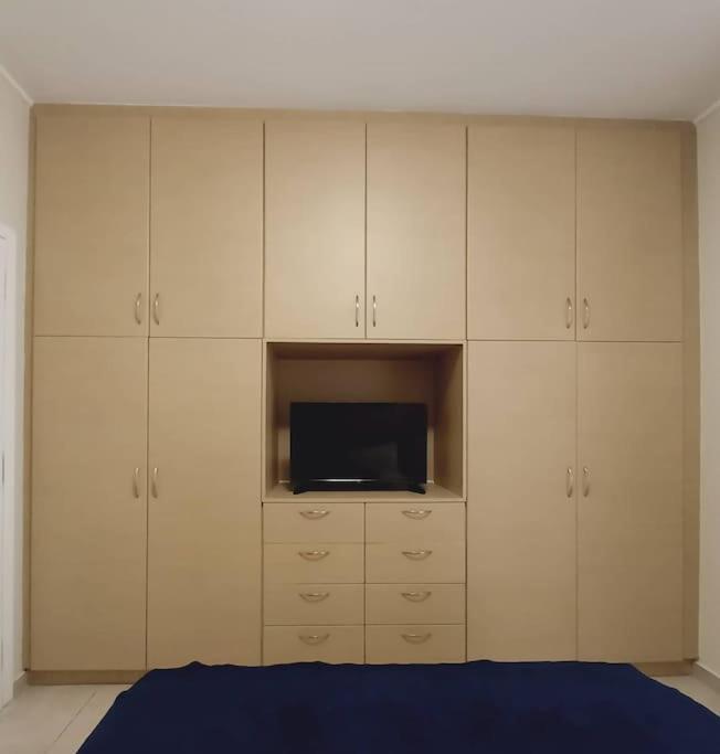 דירות אתונה Blue -Spacious 1Bdr Corner Flat/Balcony/View מראה חיצוני תמונה